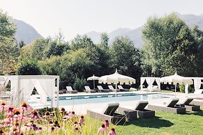 Alpenpalace Luxury Hideaway & Spa Retreat