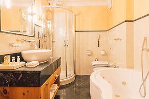 Alpenpalace Luxury Hideaway & Spa Retreat