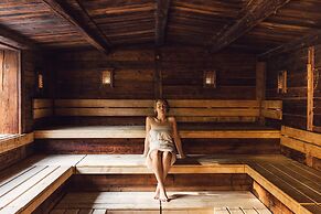 Alpenpalace Luxury Hideaway & Spa Retreat