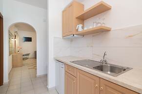 Sea View Village - Studios & Apartments