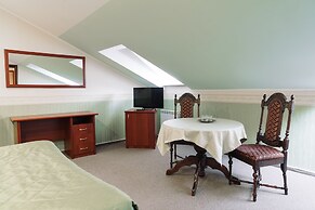 Empire Park Hotel