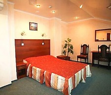 Empire Park Hotel