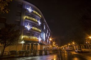 Hotel Everest