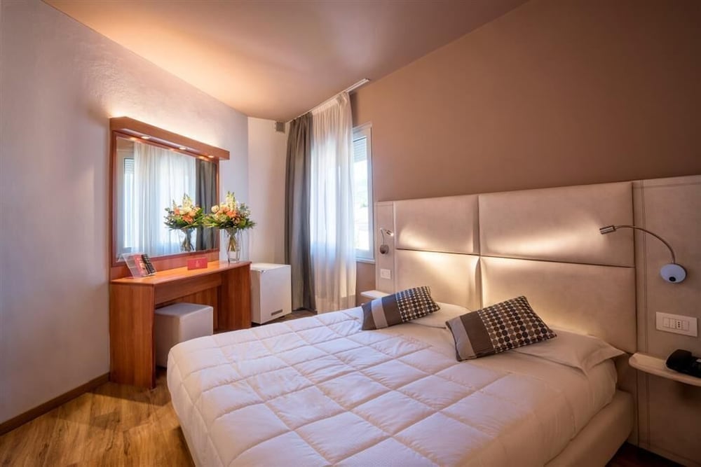 Hotel Everest
