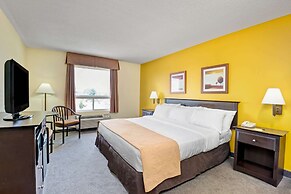 Super 8 by Wyndham Barrie South