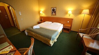 Suleiman Palace Hotel