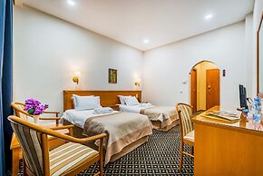 Suleiman Palace Hotel