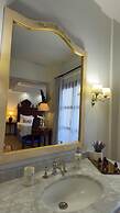 Great Greece Le Convivial Suites