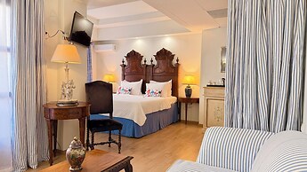 Great Greece Le Convivial Suites