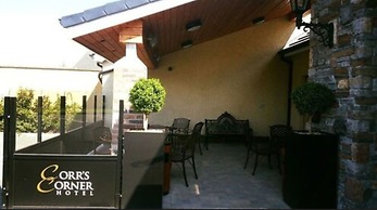 Corr's Corner Hotel