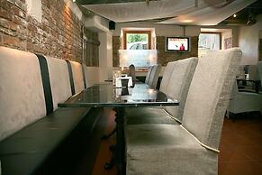 Hanza Hotel