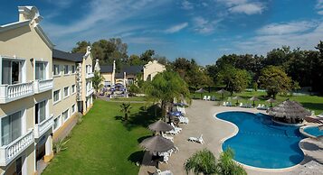 Howard Johnson by Wyndham Resort Pilar