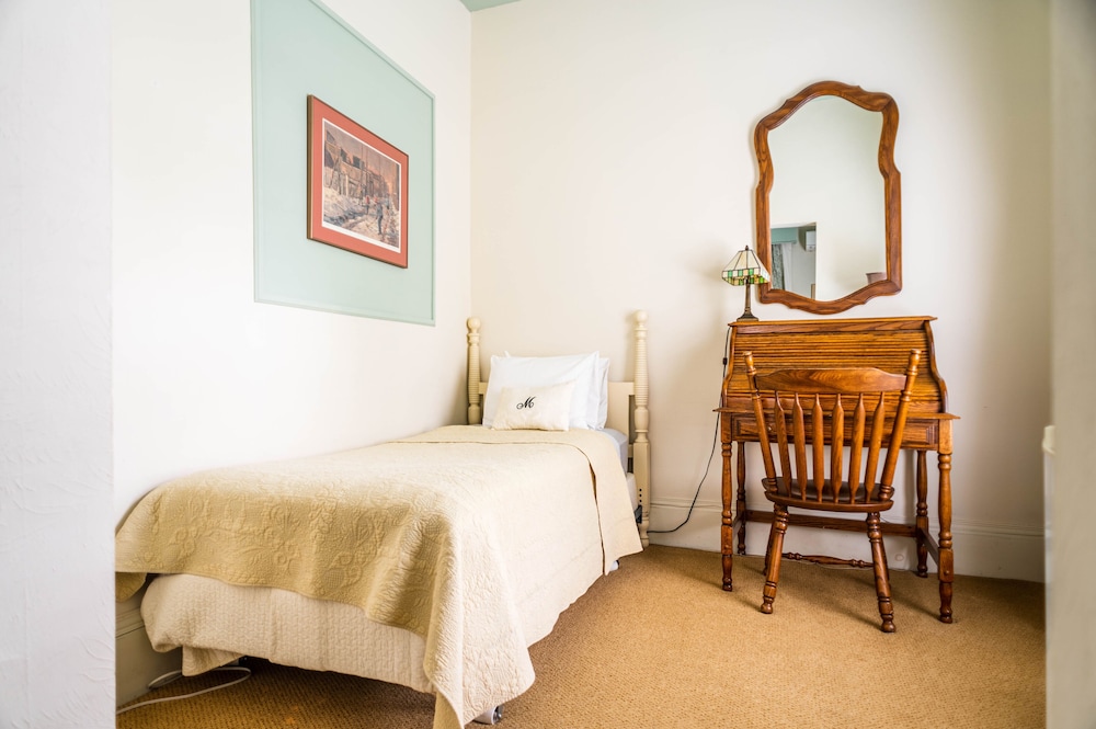 Auberge McGee's Inn