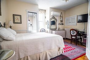 Auberge McGee's Inn