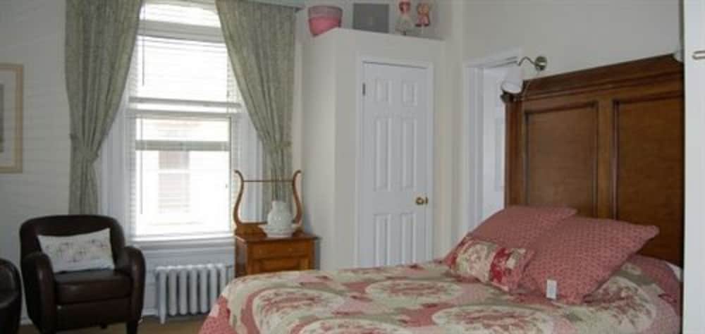 Auberge McGee's Inn