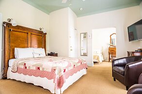 Auberge McGee's Inn