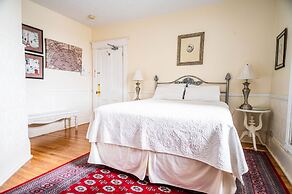 Auberge McGee's Inn