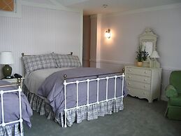 Lake Opechee Inn and Spa