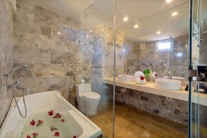 Aurora Riverside Hotel and Spa