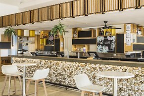 Oaks Port Douglas Resort