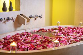 Heritage Suites Hotel