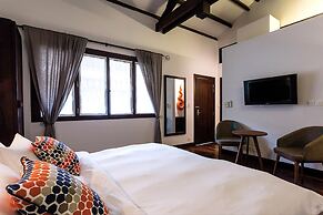 Heritage Suites Hotel