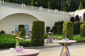 Powerscourt Hotel, Autograph Collection
