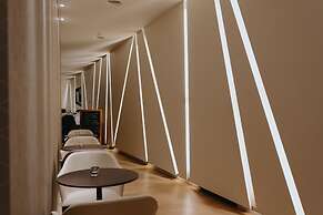 New Ipoint Hotel