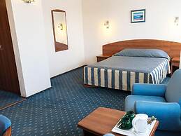 Maxima Slavia Hotel