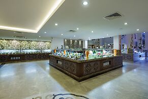 Crystal Tat Beach Pearl Collection