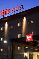 ibis Como
