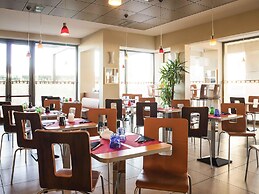 ibis Como