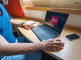 ibis Como