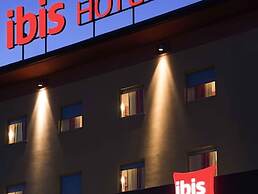 ibis Como