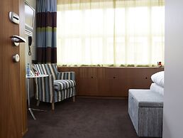 Avalon Hotel