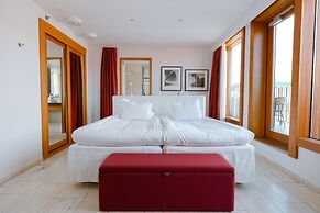 Avalon Hotel