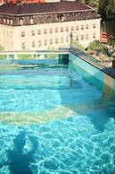 Avalon Hotel