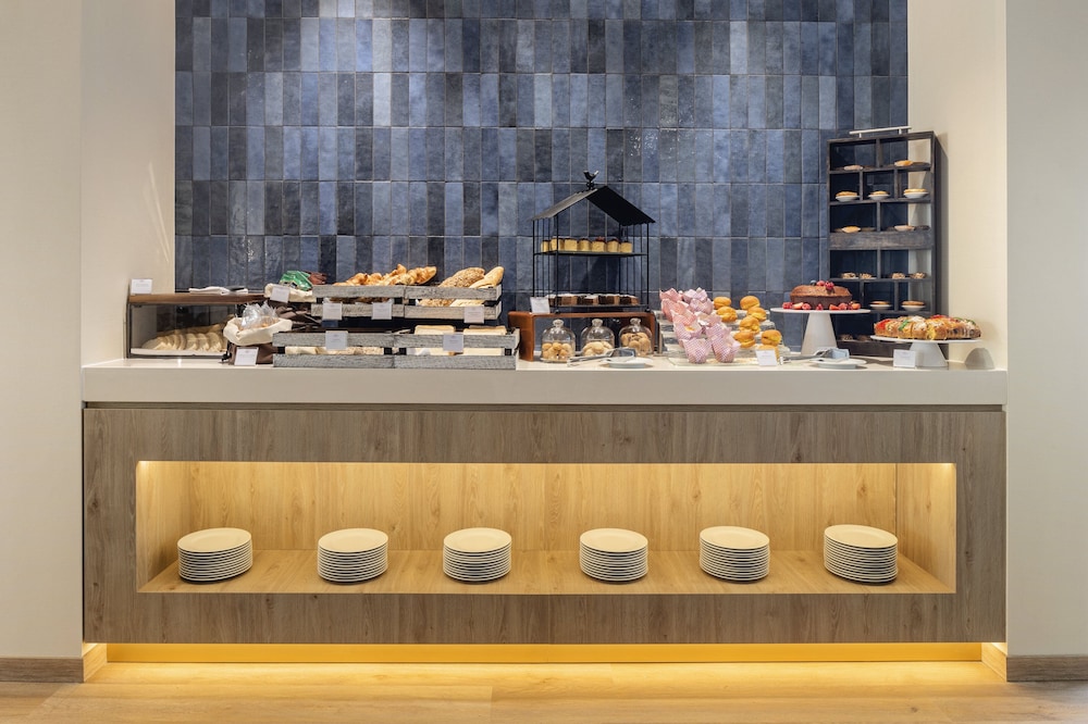 Crowne Plaza Caparica Lisbon by IHG