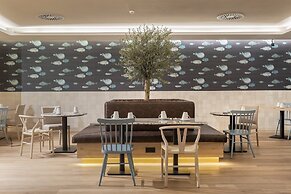 Crowne Plaza Caparica Lisbon by IHG