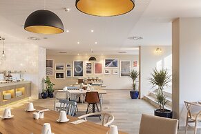 Crowne Plaza Caparica Lisbon by IHG