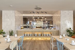 Crowne Plaza Caparica Lisbon by IHG