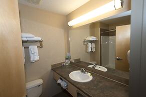 Lakeview Inns & Suites - Fort Nelson