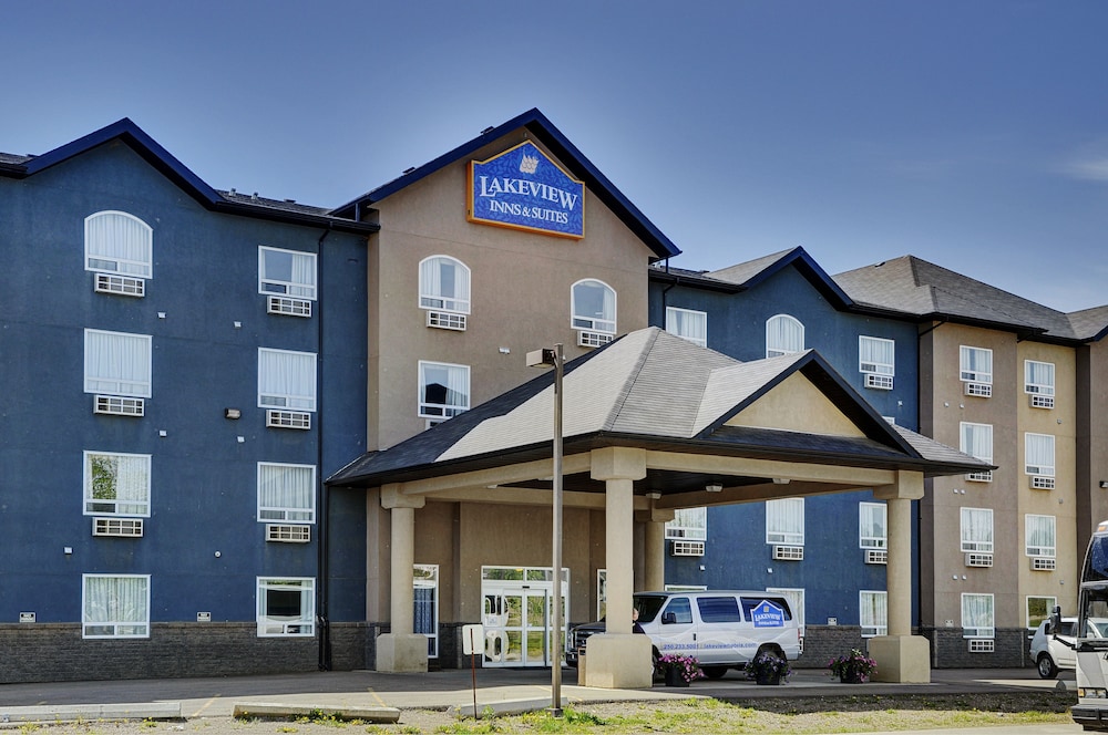 Lakeview Inns & Suites - Fort Nelson