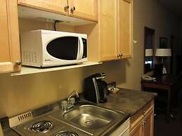Lakeview Inns & Suites - Fort Nelson