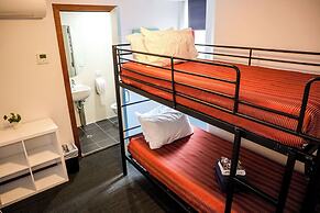 Nomads St Kilda Hostel