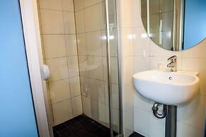 Nomads St Kilda Hostel