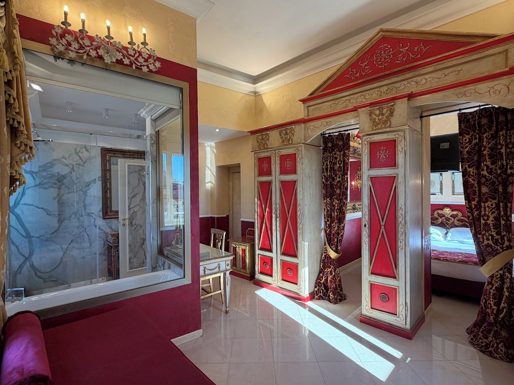 ROMANICO PALACE LUXURY HOTEL & SPA