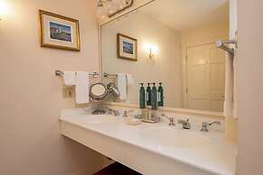 Bluenose Inn - Bar Harbor Collection