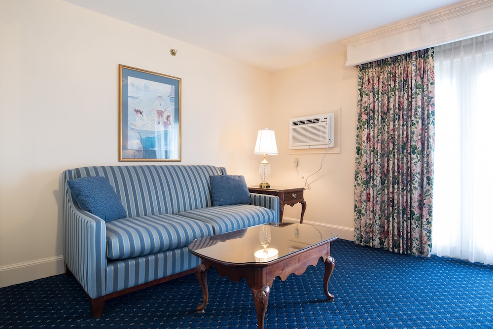 Bluenose Inn - Bar Harbor Collection