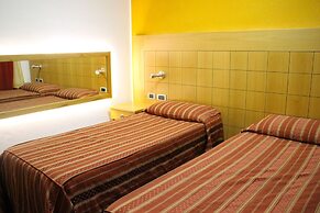 Orange Motel